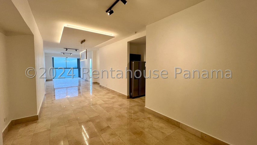 Exclusive Apartment in Av Balboa
